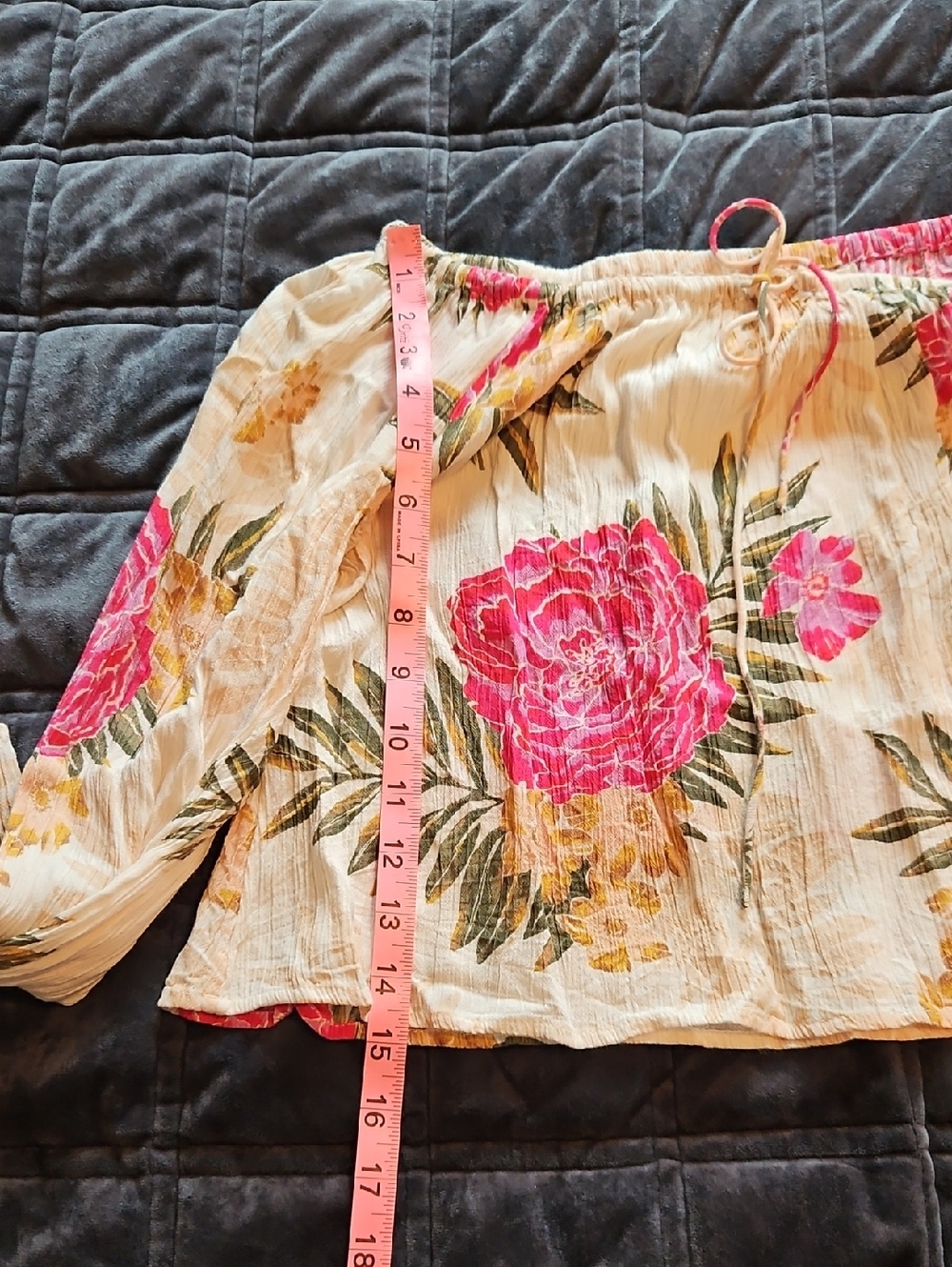 Billabong Floral Off Shoulder Crop Top Boho Crinkle Peasant Blouse M - Picture 9 of 10